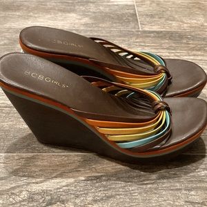 BCBG Girls Women’s size 8 Vintage Y2K Brown Colorful Wedge Sandals.